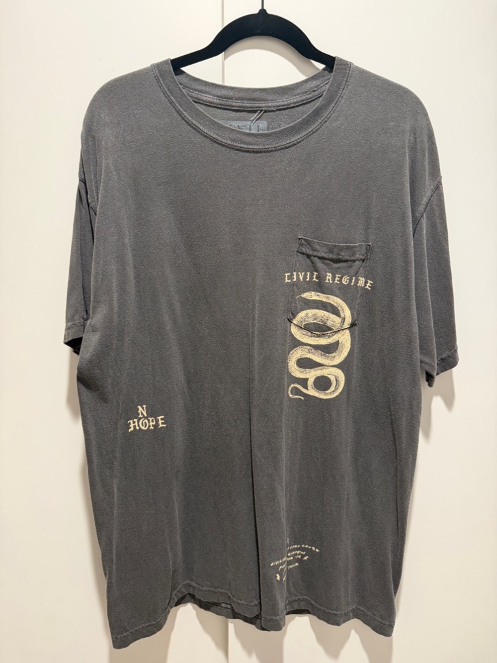 Men's Gray Graphic Pocket Tee - Snake Print